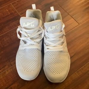APL Running shoes